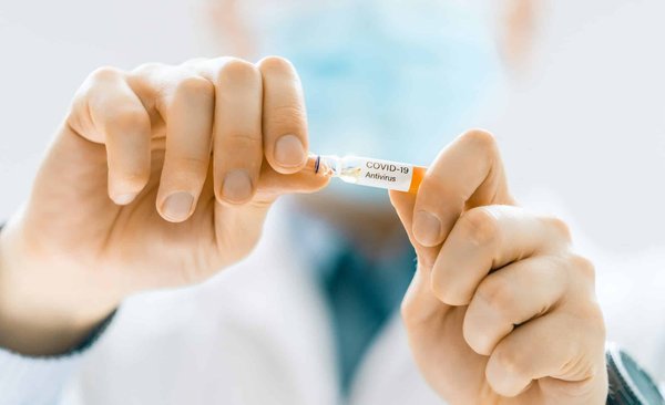 Comment les exercices de mémoire peuvent-ils prévenir ou retarder les symptômes de démence chez les personnes âgées?