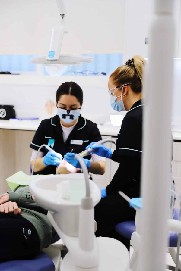 Pourquoi choisir le Centre Dentaire Anjou pour vos soins dentaires à Montréal ?